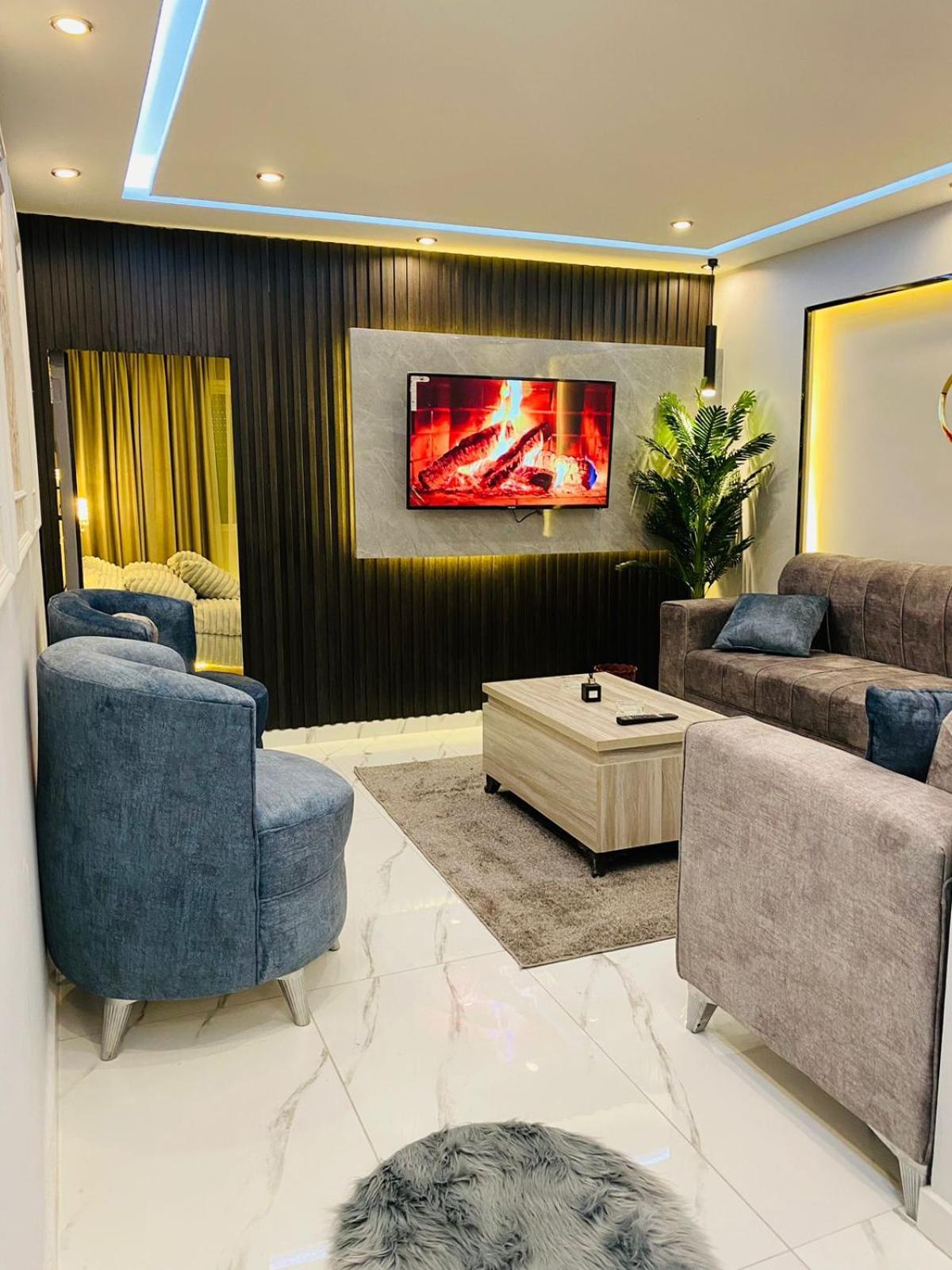 아즈 자르카 Al Seoudi Furnished Units 아파트 객실 사진