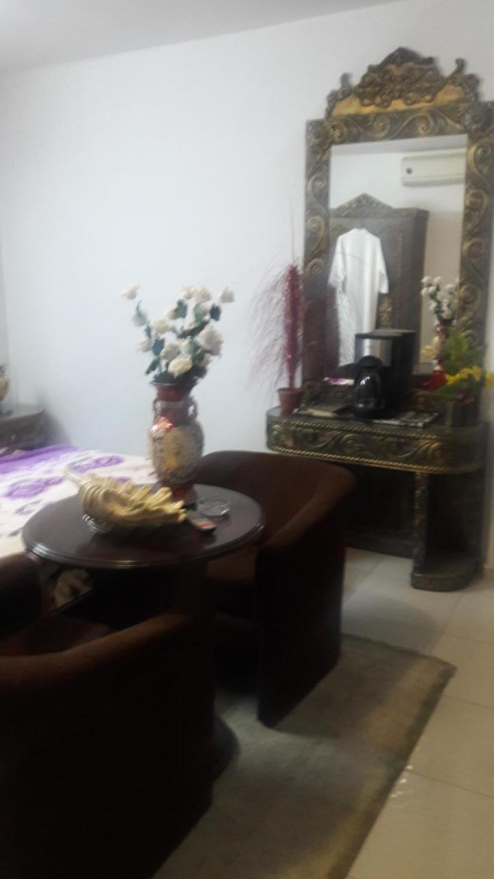 아즈 자르카 Al Seoudi Furnished Units 아파트 외부 사진
